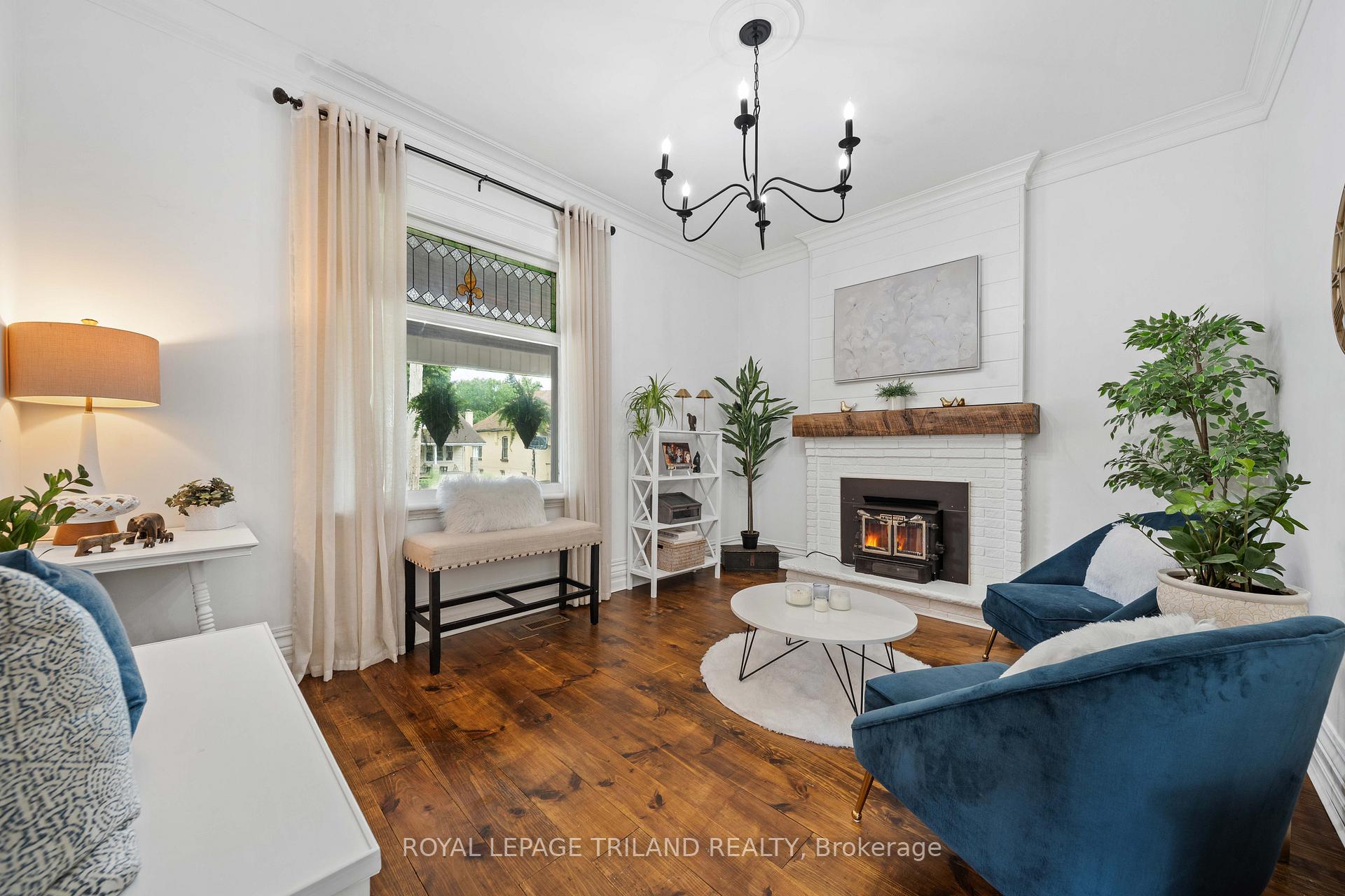 Photo 11 of 946 Dufferin Avenue, London, East G — HOMEH