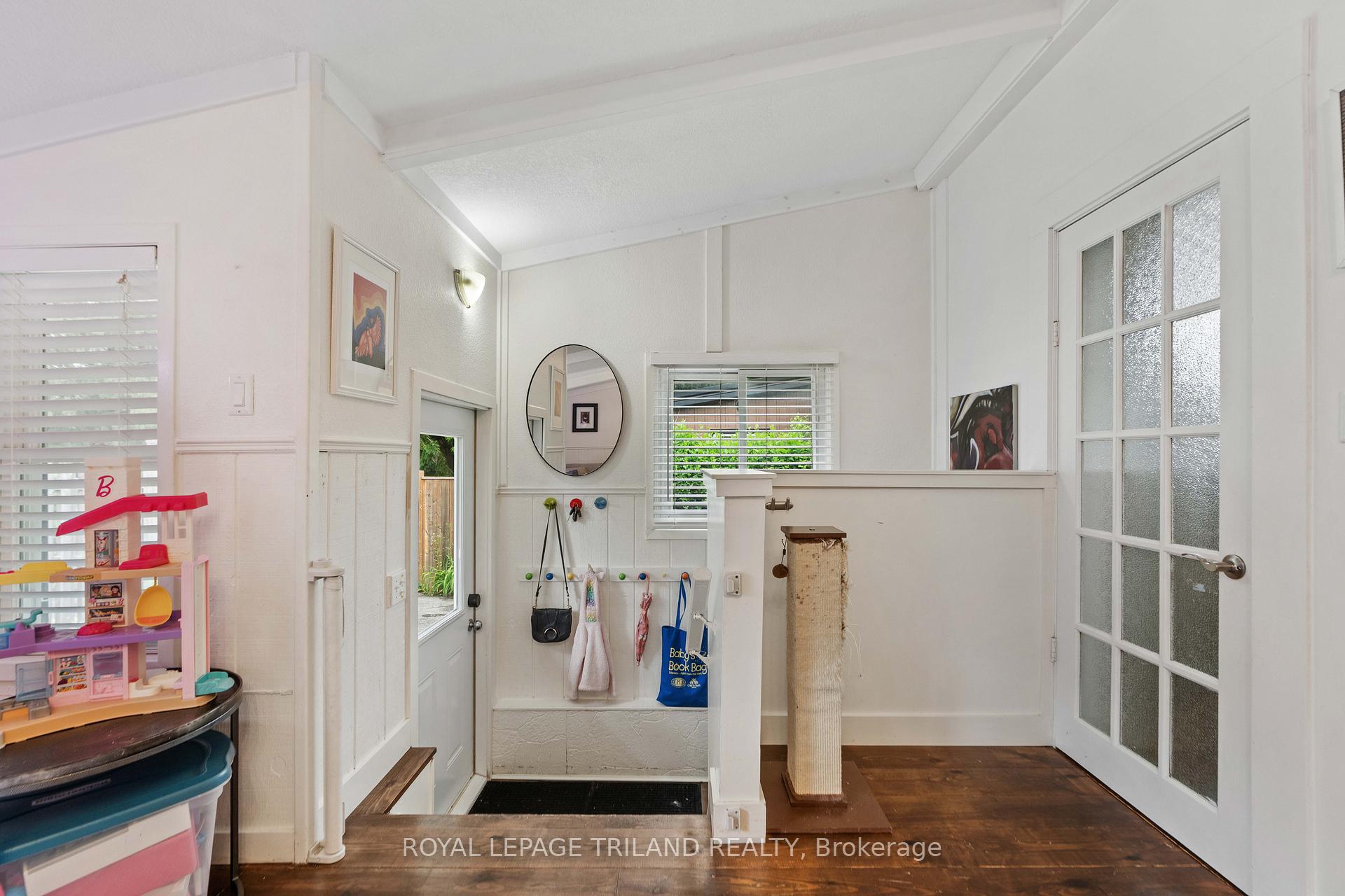 Photo 16 of 946 Dufferin Avenue, London, East G — HOMEH