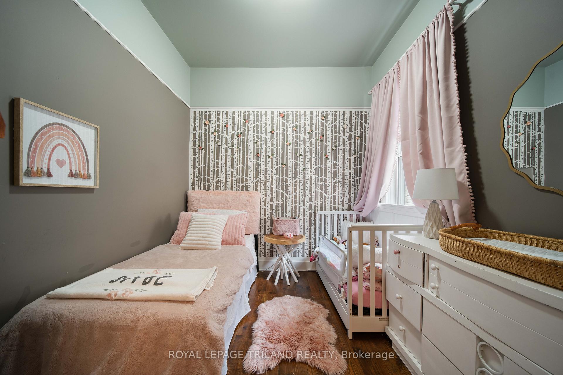 Photo 19 of 946 Dufferin Avenue, London, East G — HOMEH