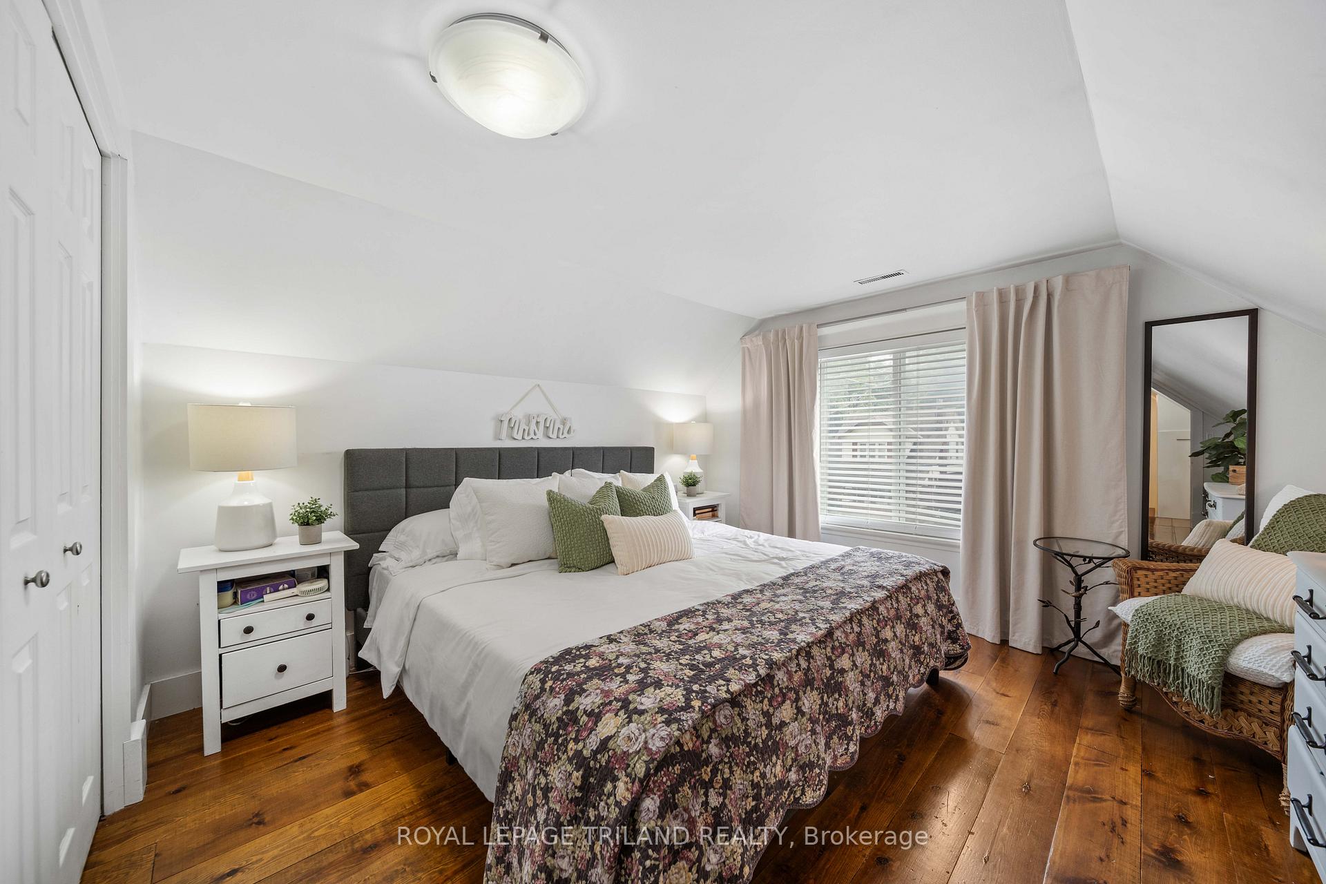 Photo 20 of 946 Dufferin Avenue, London, East G — HOMEH