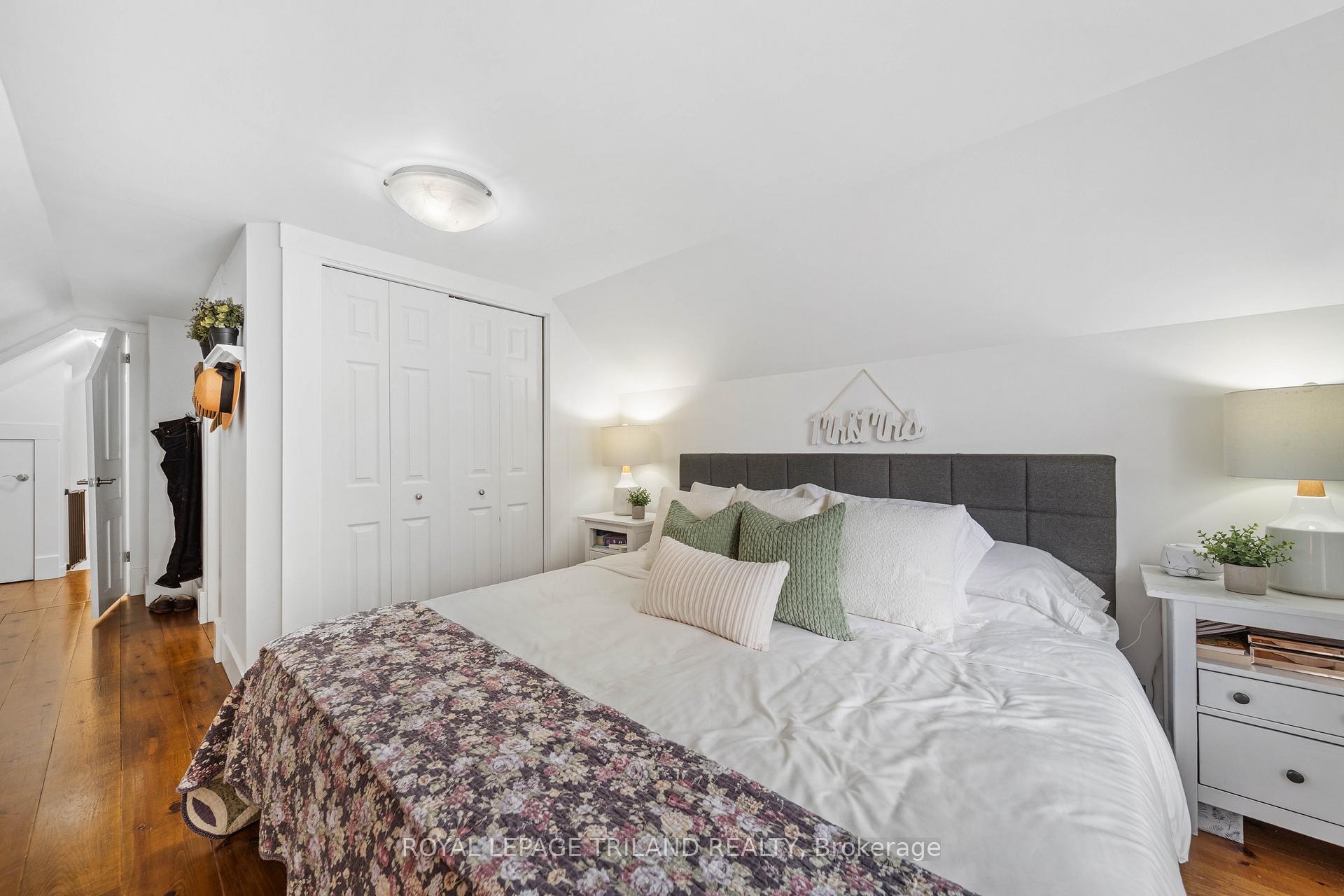 Photo 21 of 946 Dufferin Avenue, London, East G — HOMEH