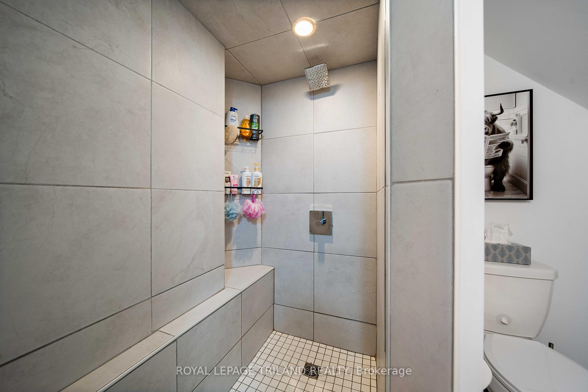 Photo 22 of 946 Dufferin Avenue, London, East G — HOMEH