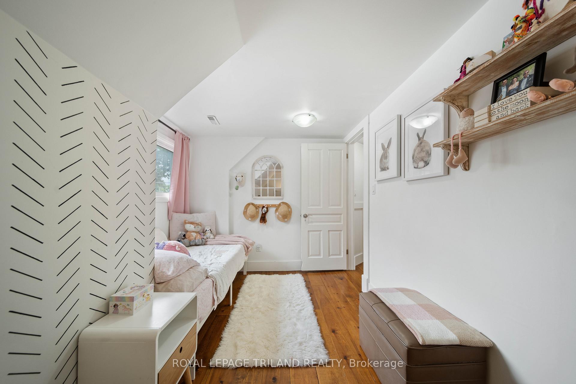 Photo 25 of 946 Dufferin Avenue, London, East G — HOMEH