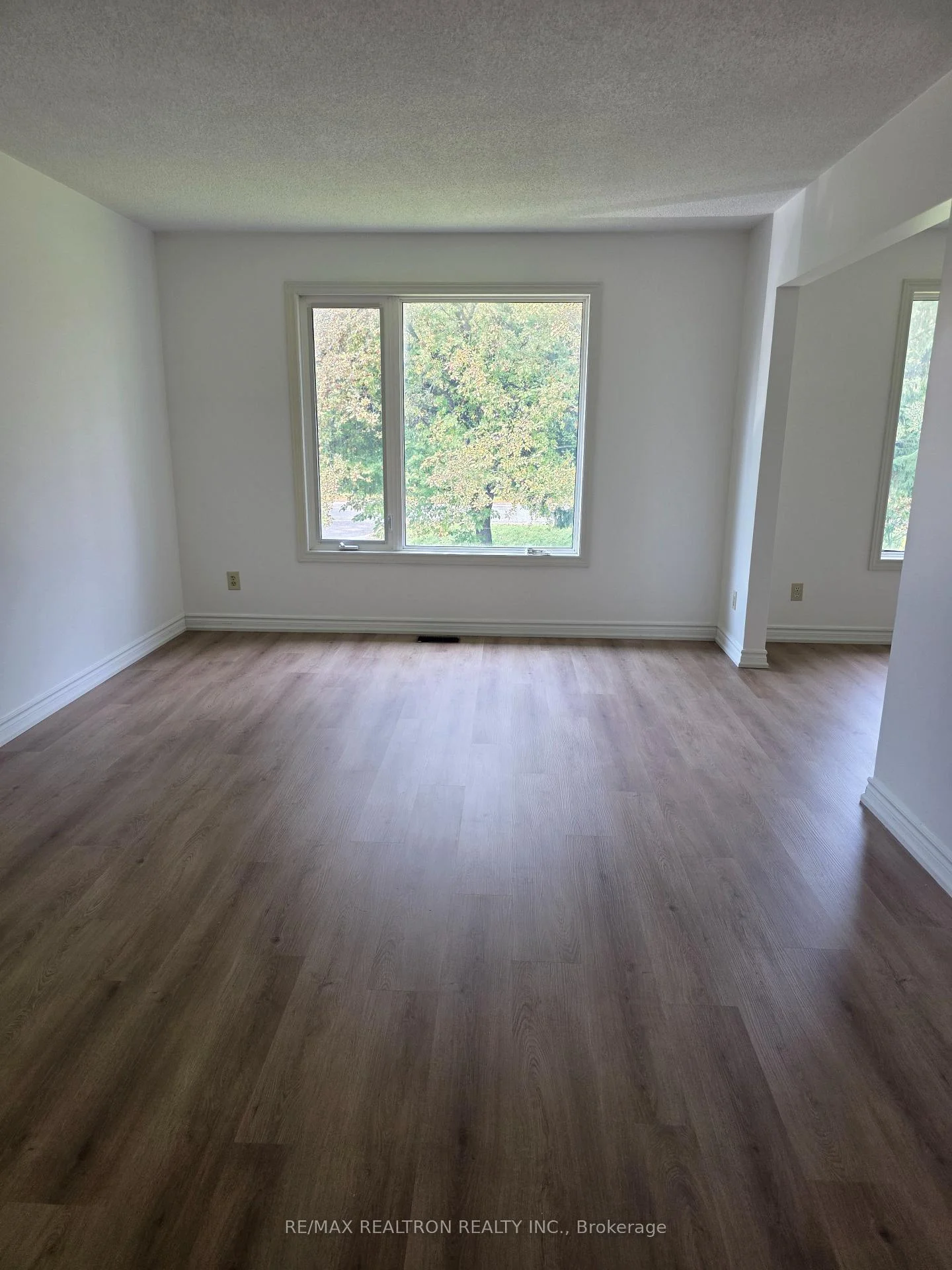 Photo 4 of 2287 Sandy Trail, Innisfil, Alcona — HOMEH