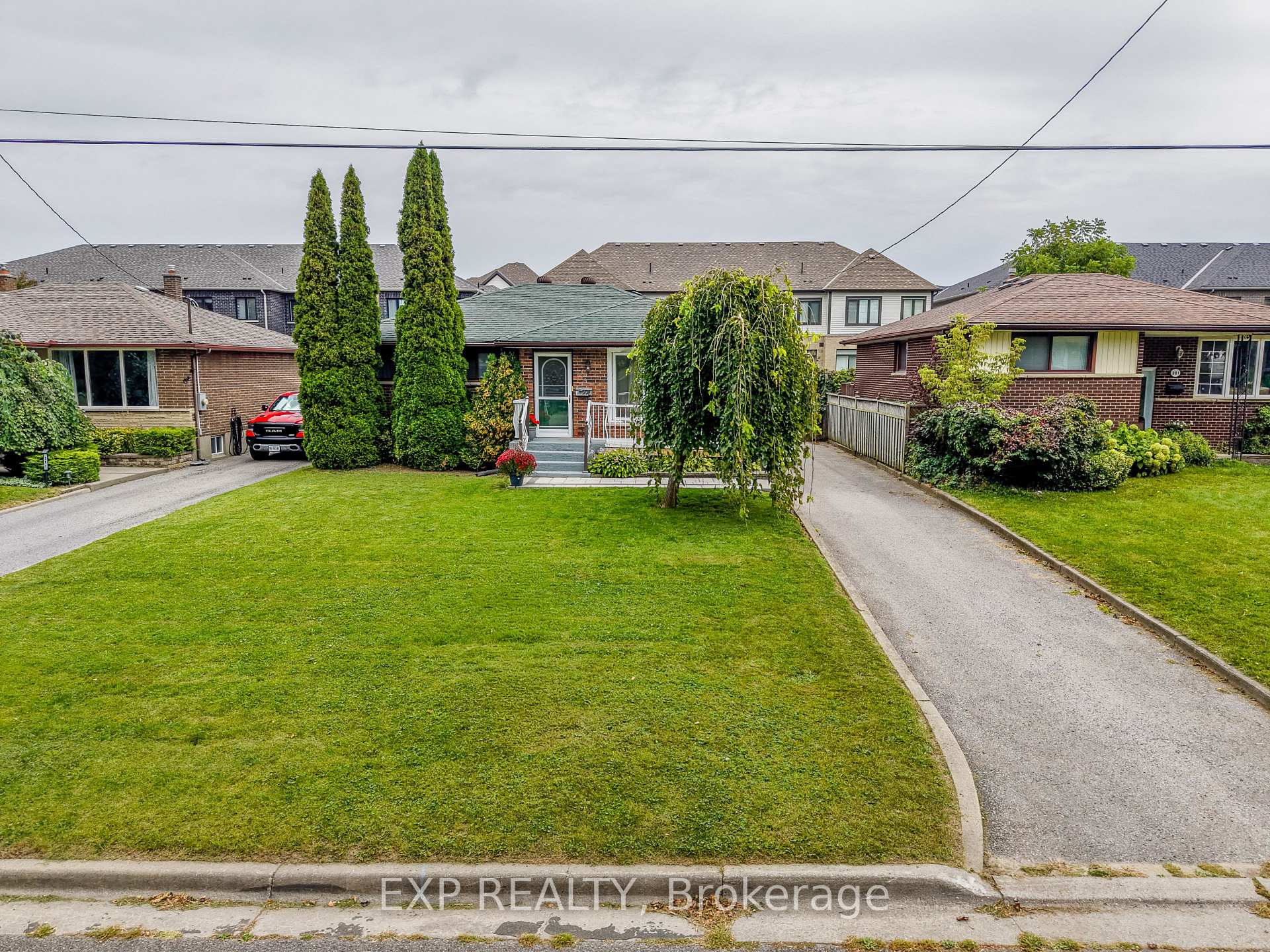 Photo 10 of 297 Linden Street, Oshawa, Donevan — HOMEH
