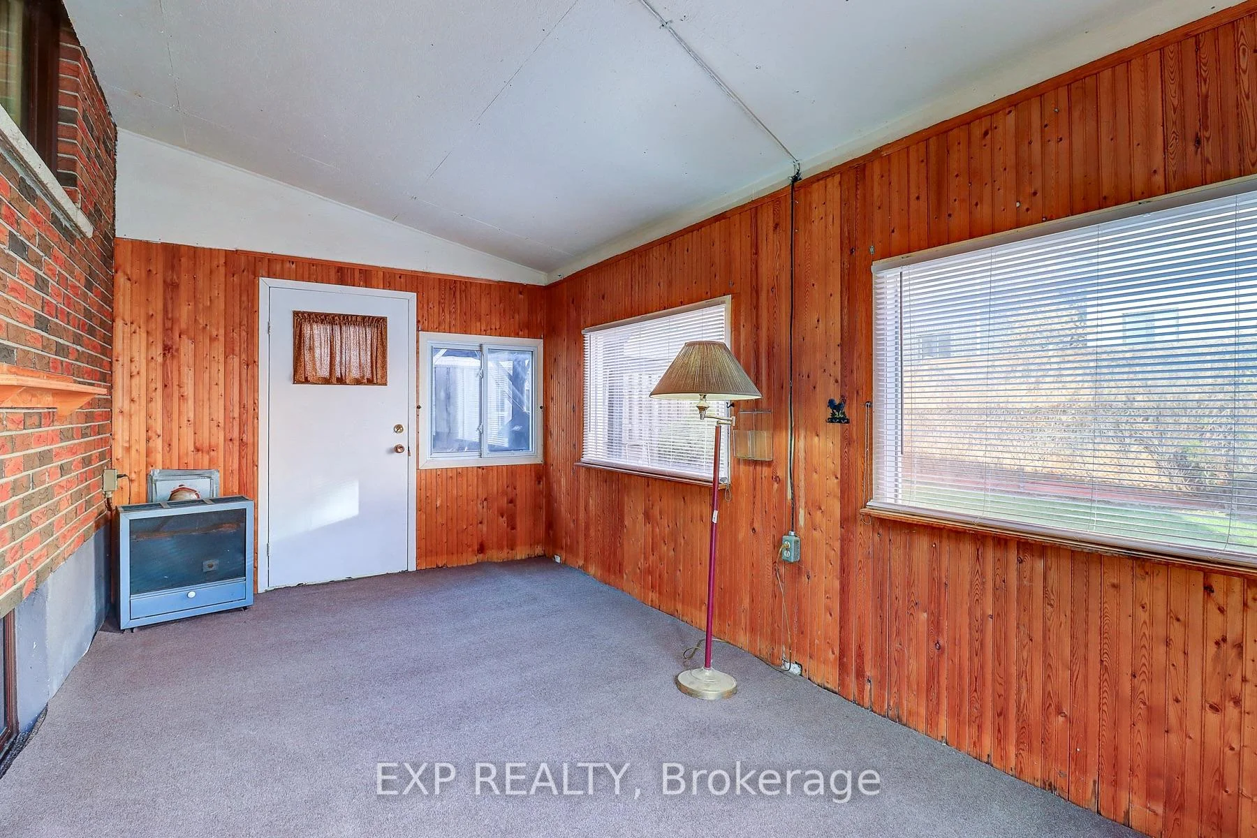 Photo 4 of 297 Linden Street, Oshawa, Donevan — HOMEH