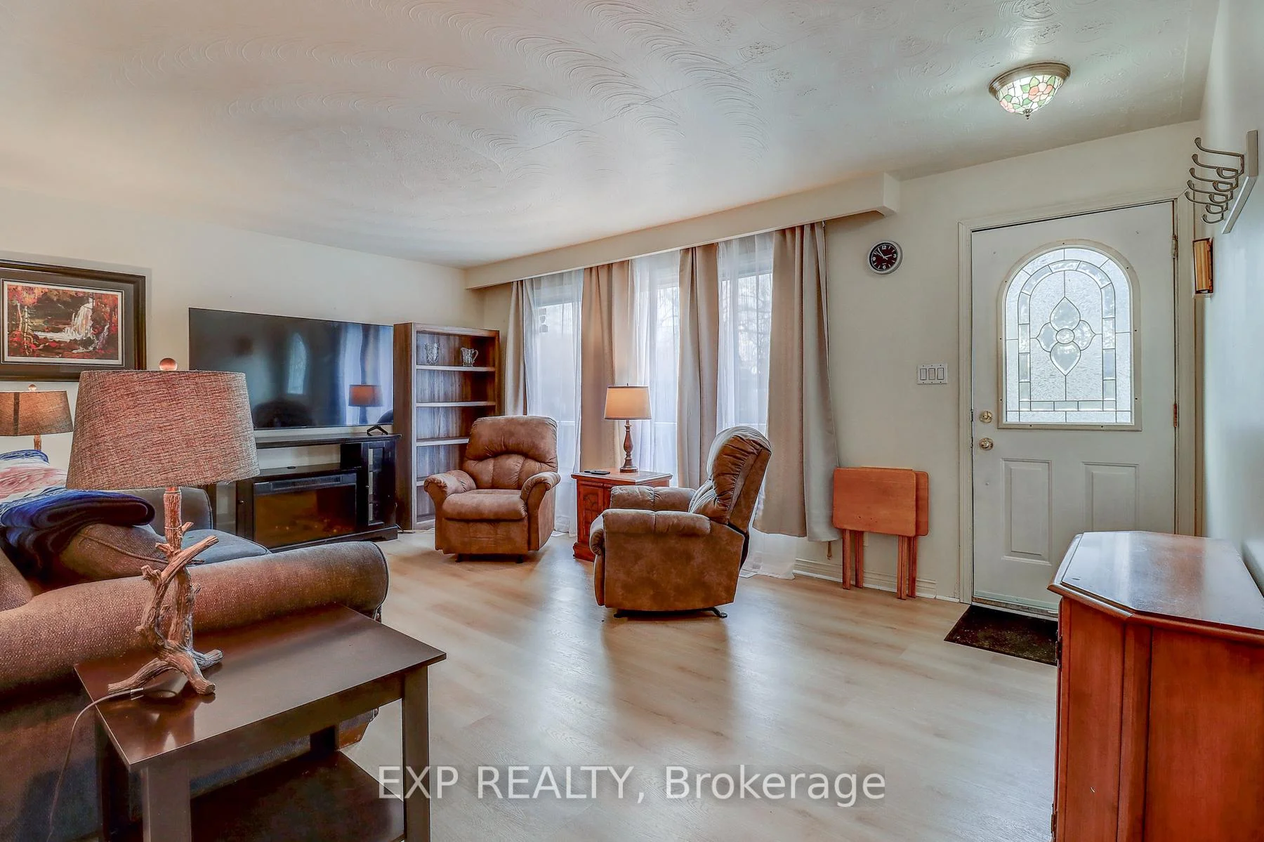 Photo 6 of 297 Linden Street, Oshawa, Donevan — HOMEH