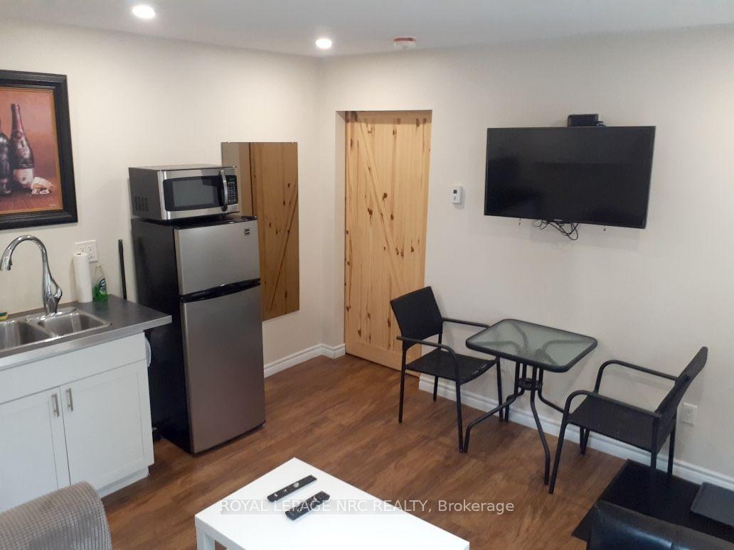 Photo 5 of 375 Glendale Avenue, St. Catharines, Secord Woods — HOMEH