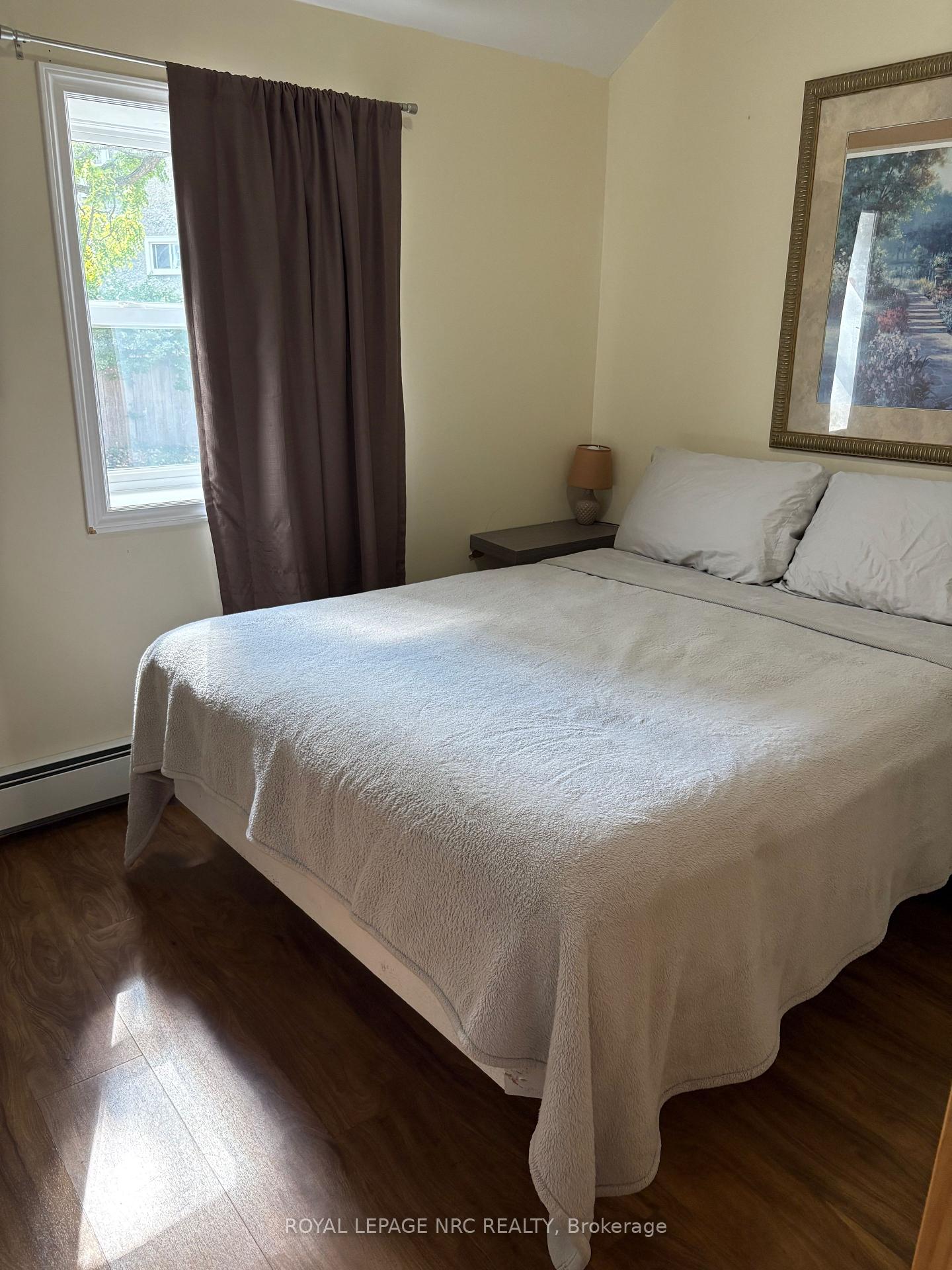 Photo 12 of 375 Glendale Avenue, St. Catharines, Secord Woods — HOMEH