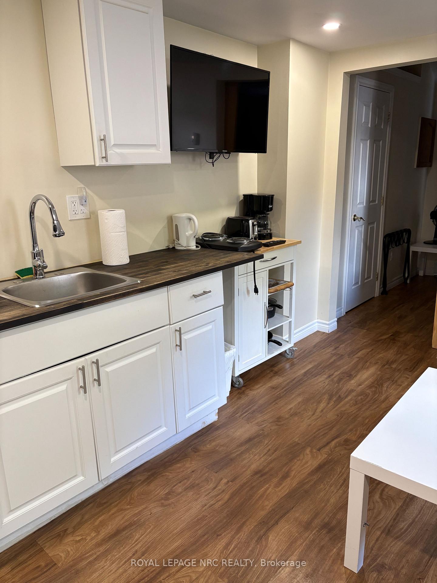 Photo 13 of 375 Glendale Avenue, St. Catharines, Secord Woods — HOMEH