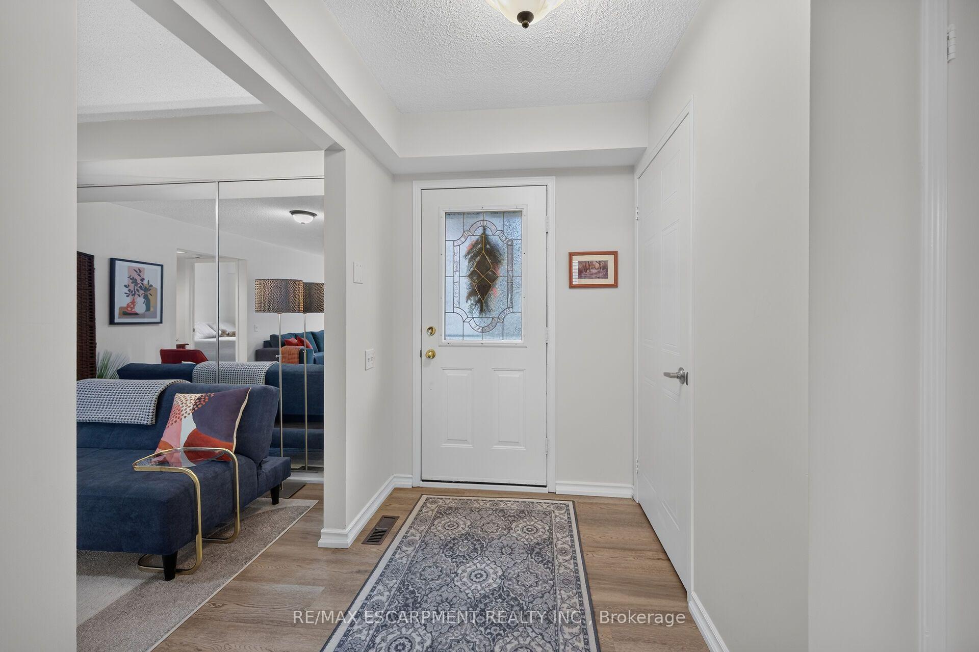 Photo 6 of 376 Silverbirch Boulevard, Hamilton, Mount Hope — HOMEH