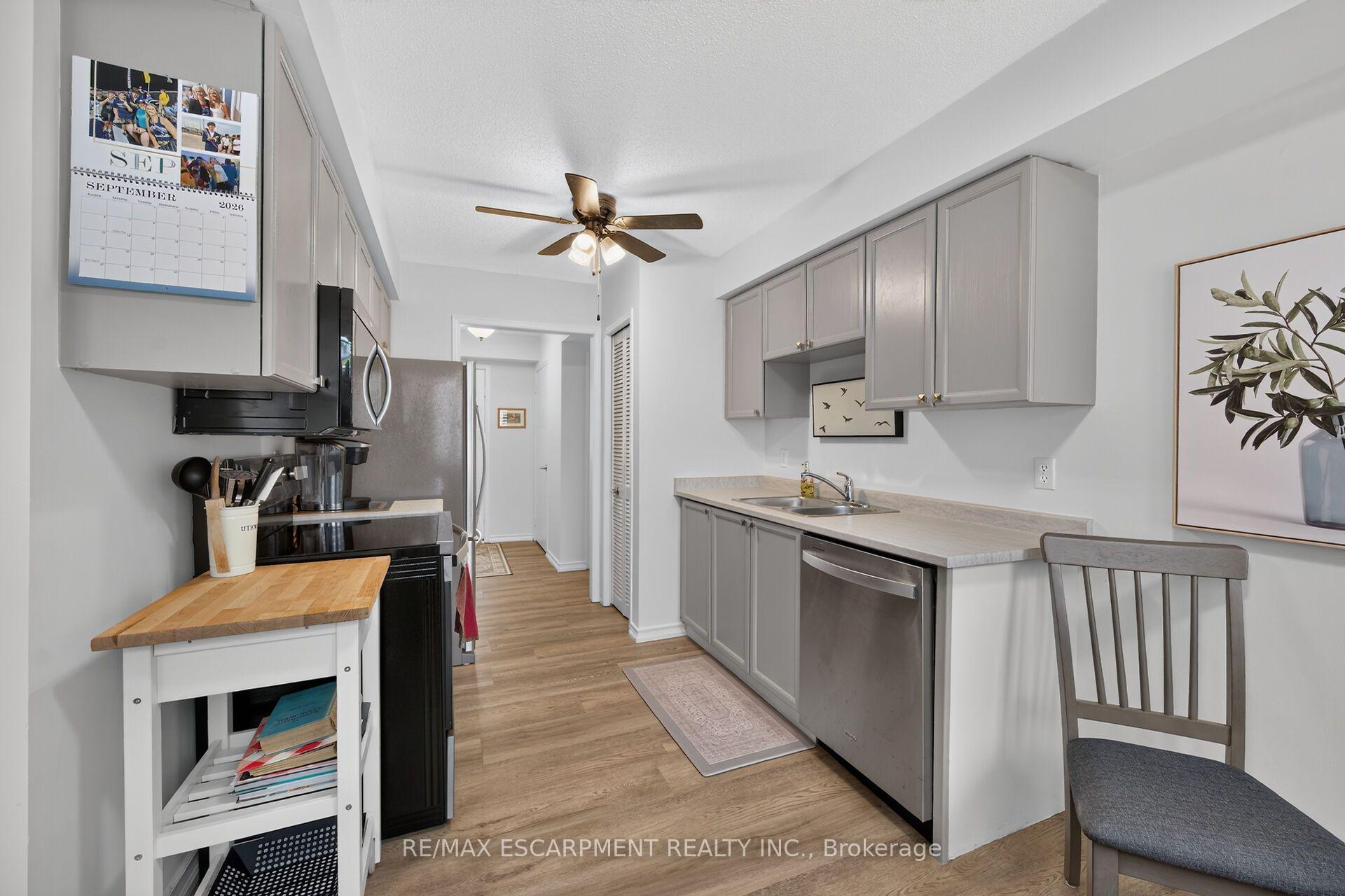 Photo 14 of 376 Silverbirch Boulevard, Hamilton, Mount Hope — HOMEH