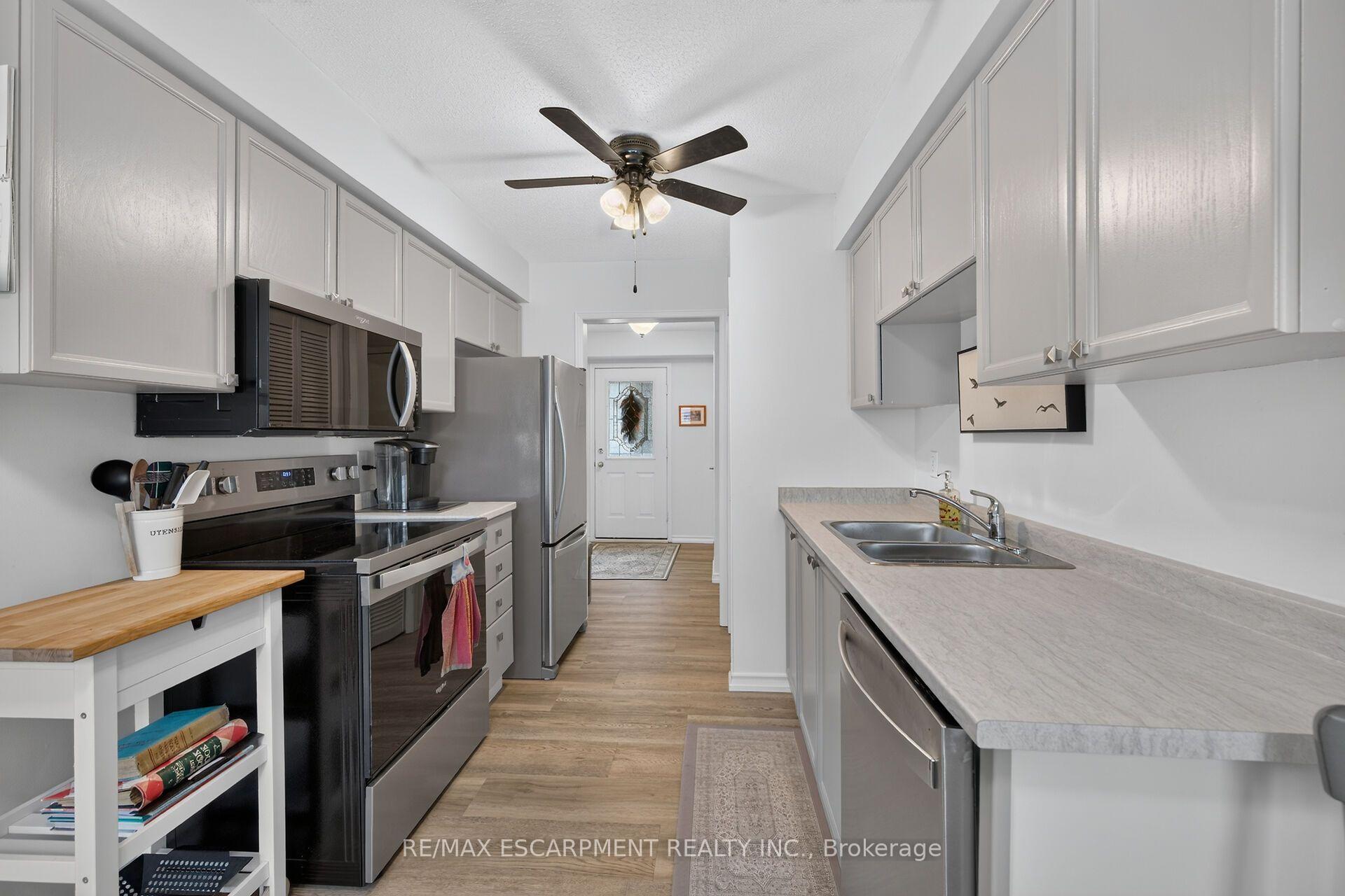 Photo 15 of 376 Silverbirch Boulevard, Hamilton, Mount Hope — HOMEH