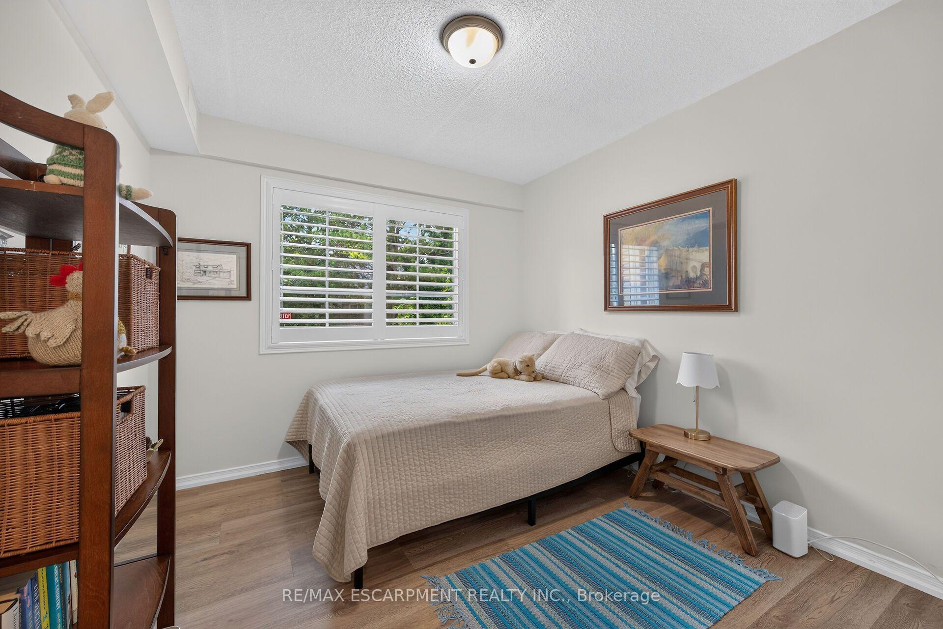 Photo 26 of 376 Silverbirch Boulevard, Hamilton, Mount Hope — HOMEH
