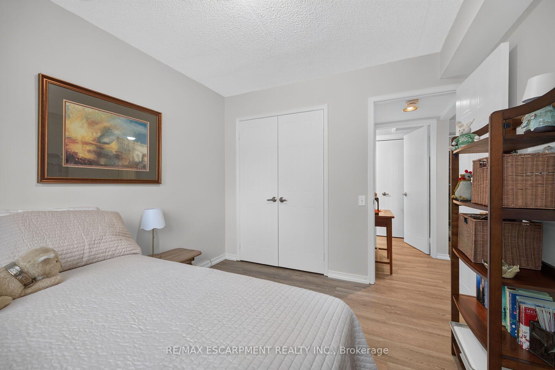 Photo 27 of 376 Silverbirch Boulevard, Hamilton, Mount Hope — HOMEH