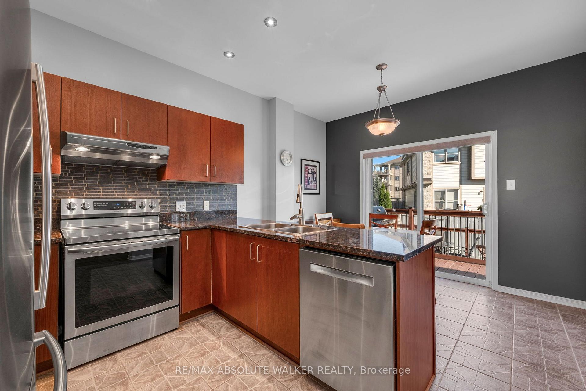 Photo 12 of 1046 Fieldfair Way, Ottawa, Notting Hill/Summerside — HOMEH