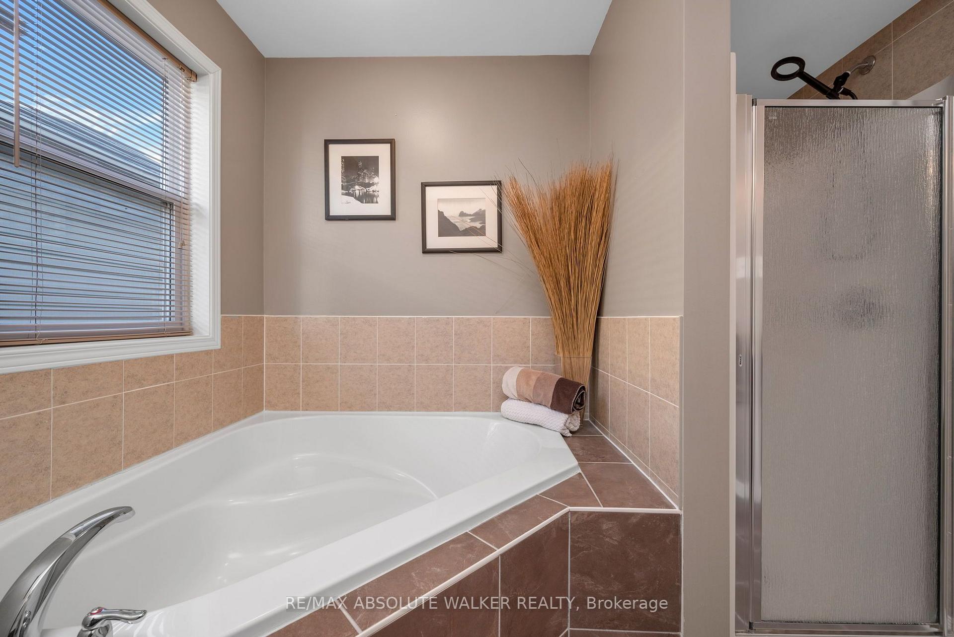 Photo 24 of 1046 Fieldfair Way, Ottawa, Notting Hill/Summerside — HOMEH