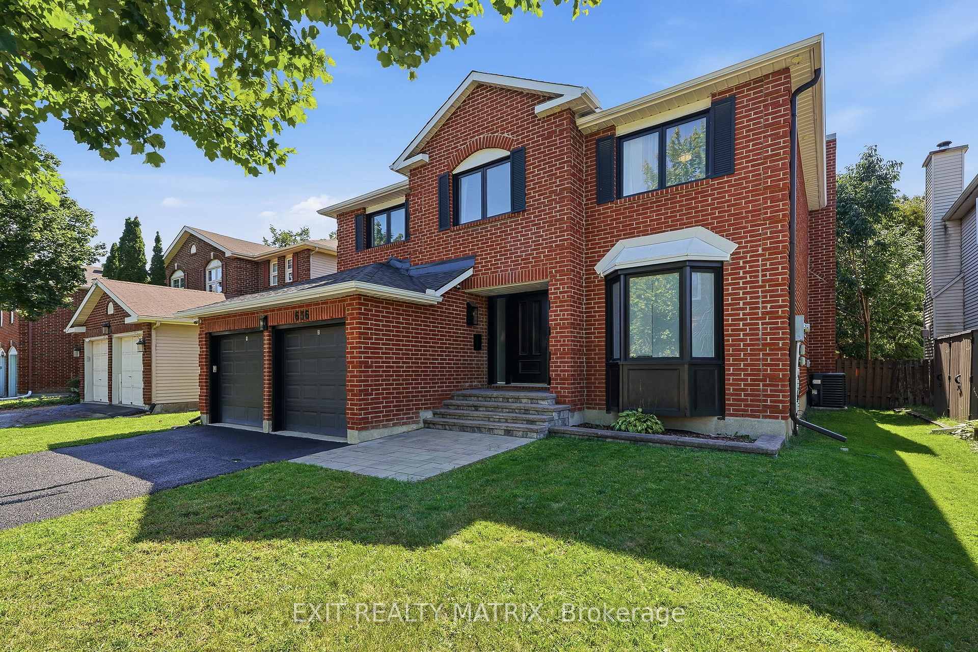 Photo 2 of 636 Merkley Drive, Ottawa, Fallingbrook/Pineridge — HOMEH