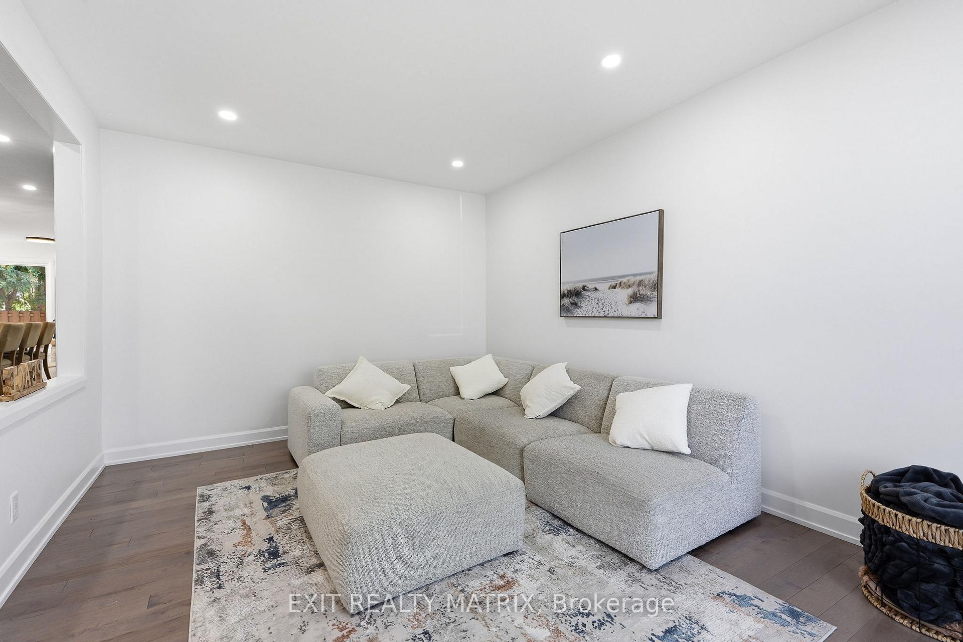Photo 7 of 636 Merkley Drive, Ottawa, Fallingbrook/Pineridge — HOMEH