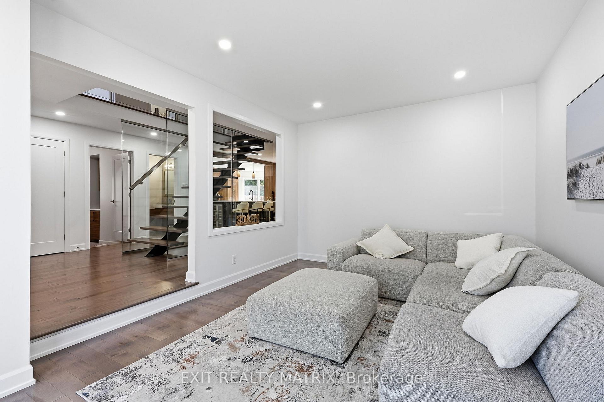 Photo 8 of 636 Merkley Drive, Ottawa, Fallingbrook/Pineridge — HOMEH