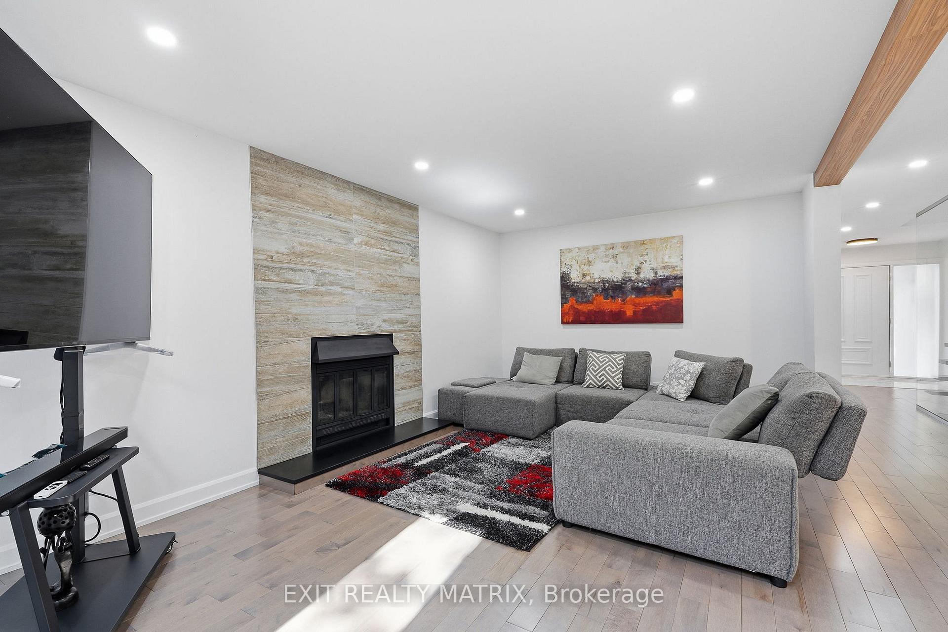 Photo 19 of 636 Merkley Drive, Ottawa, Fallingbrook/Pineridge — HOMEH