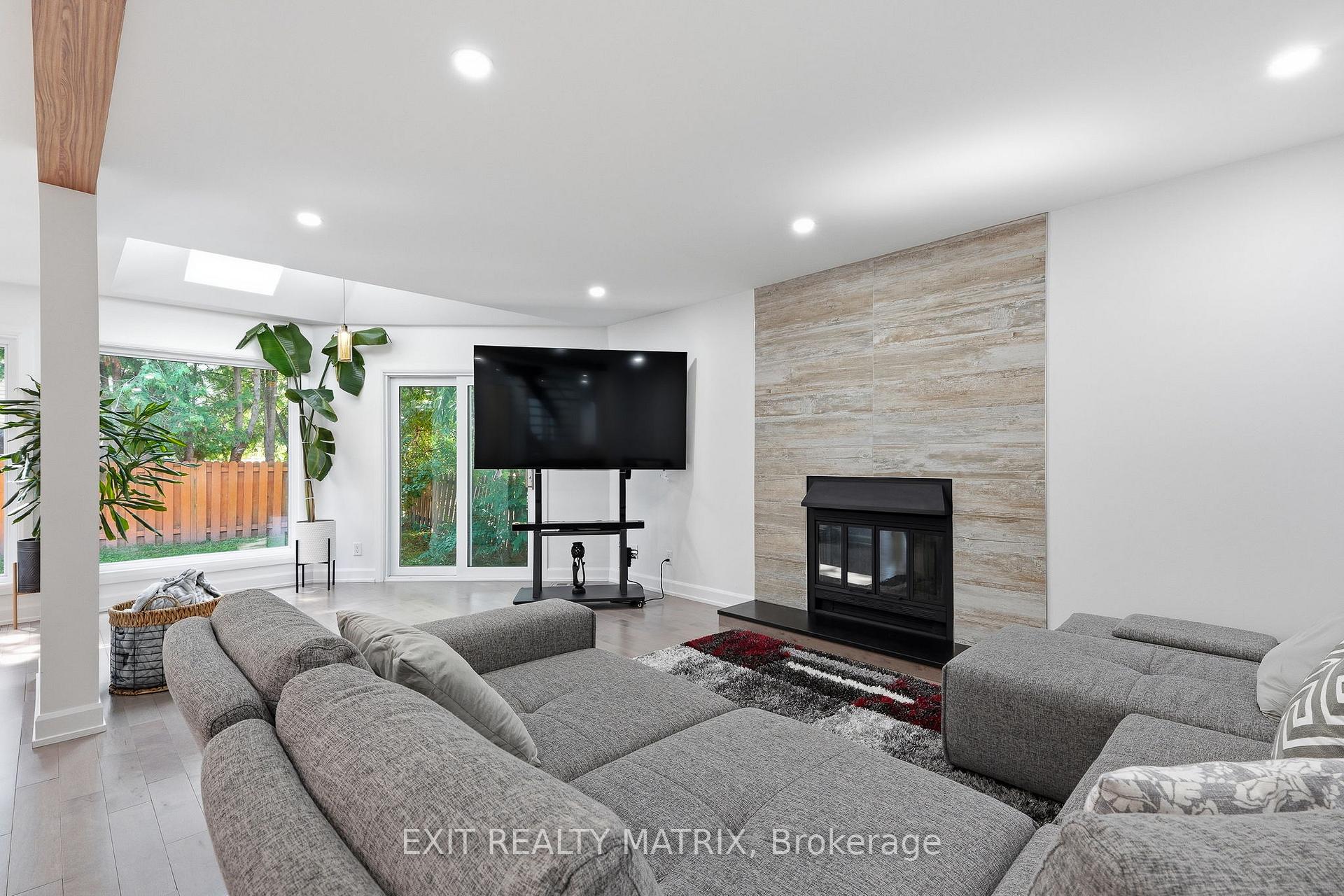Photo 20 of 636 Merkley Drive, Ottawa, Fallingbrook/Pineridge — HOMEH