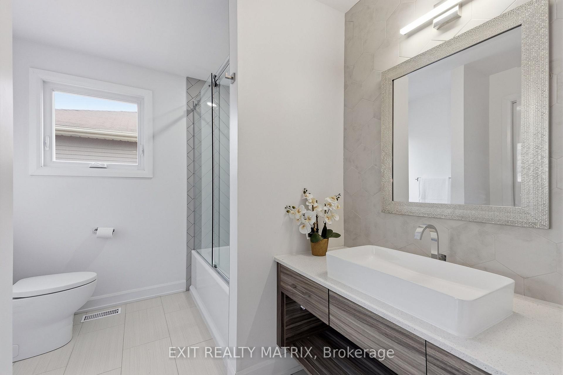 Photo 30 of 636 Merkley Drive, Ottawa, Fallingbrook/Pineridge — HOMEH