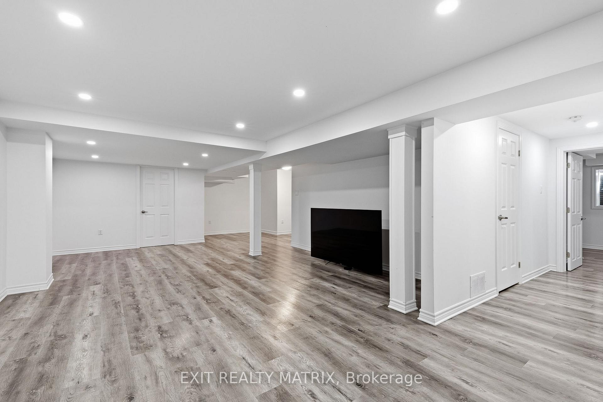 Photo 35 of 636 Merkley Drive, Ottawa, Fallingbrook/Pineridge — HOMEH