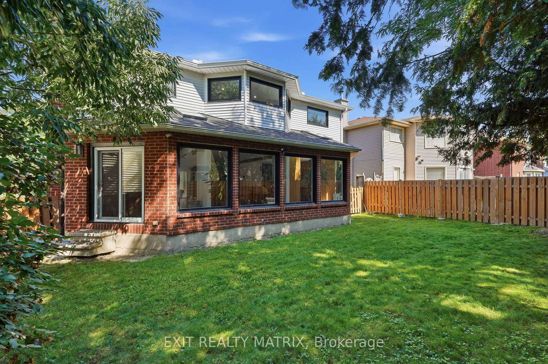 Photo 40 of 636 Merkley Drive, Ottawa, Fallingbrook/Pineridge — HOMEH
