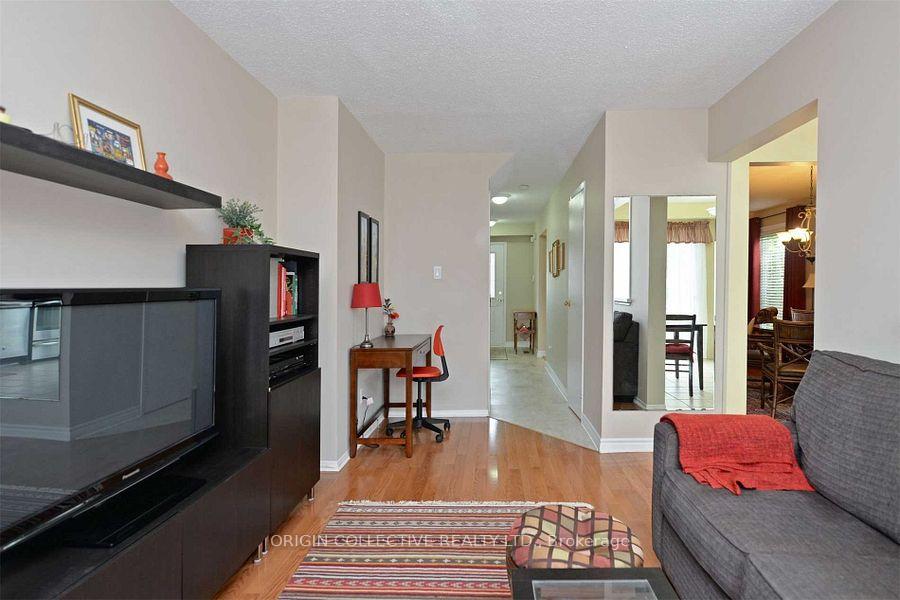 Photo 8 of 63 Humphrey Drive, Ajax, South West — HOMEH