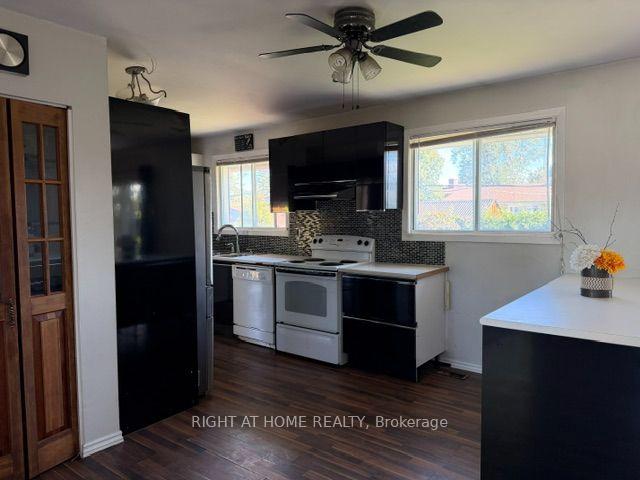 Photo 13 of 24 Largo Crescent S, Ottawa, Meadowlands/Crestview — HOMEH