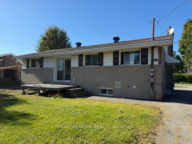 Photo 25 of 24 Largo Crescent S, Ottawa, Meadowlands/Crestview — HOMEH