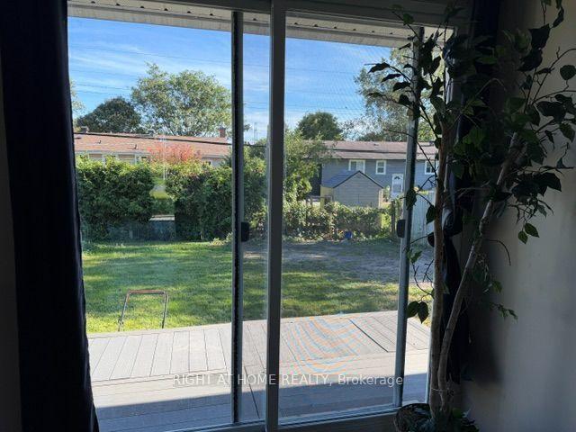 Photo 26 of 24 Largo Crescent S, Ottawa, Meadowlands/Crestview — HOMEH