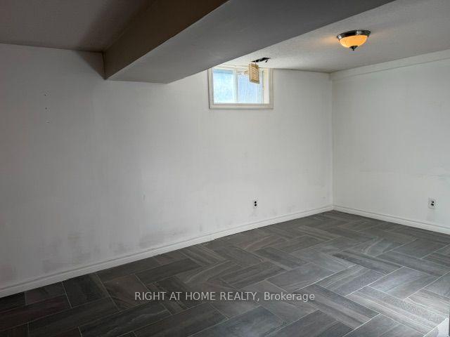 Photo 31 of 24 Largo Crescent S, Ottawa, Meadowlands/Crestview — HOMEH