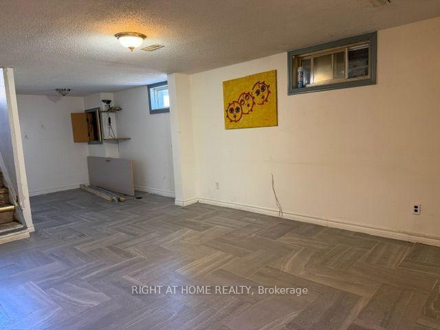 Photo 30 of 24 Largo Crescent S, Ottawa, Meadowlands/Crestview — HOMEH