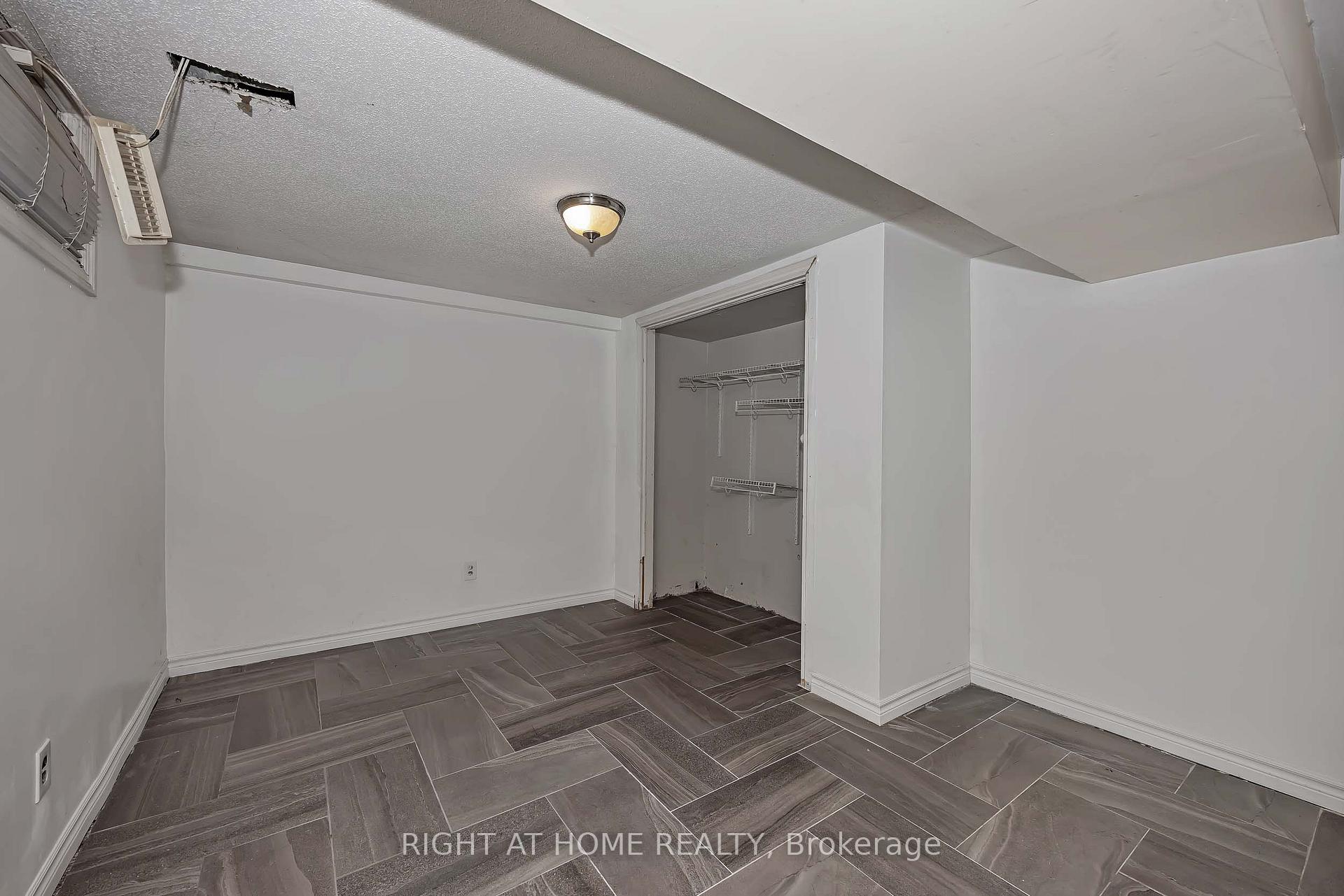 Photo 34 of 24 Largo Crescent S, Ottawa, Meadowlands/Crestview — HOMEH