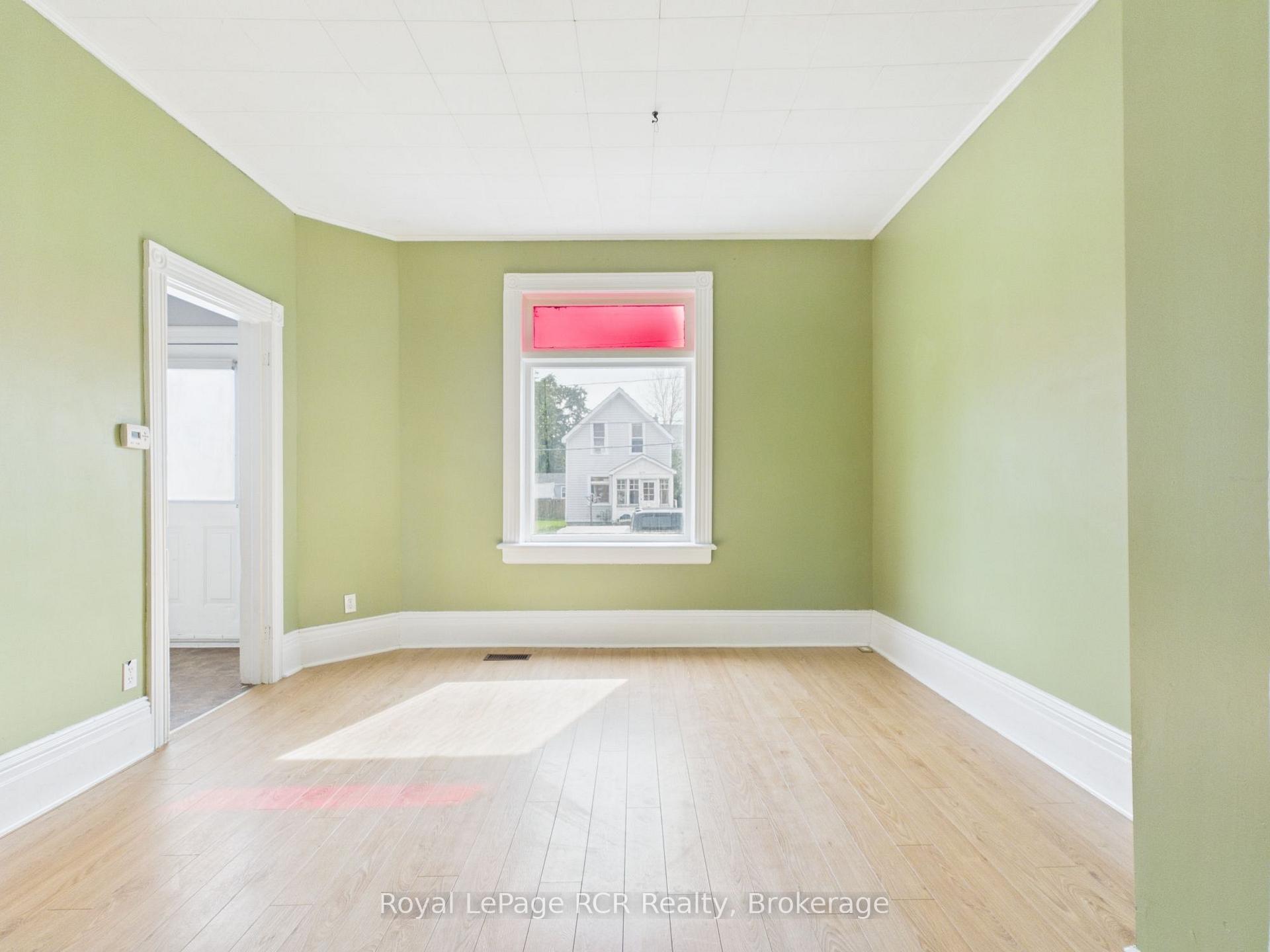 Photo 11 of 494 16th Street W, Owen Sound — HOMEH