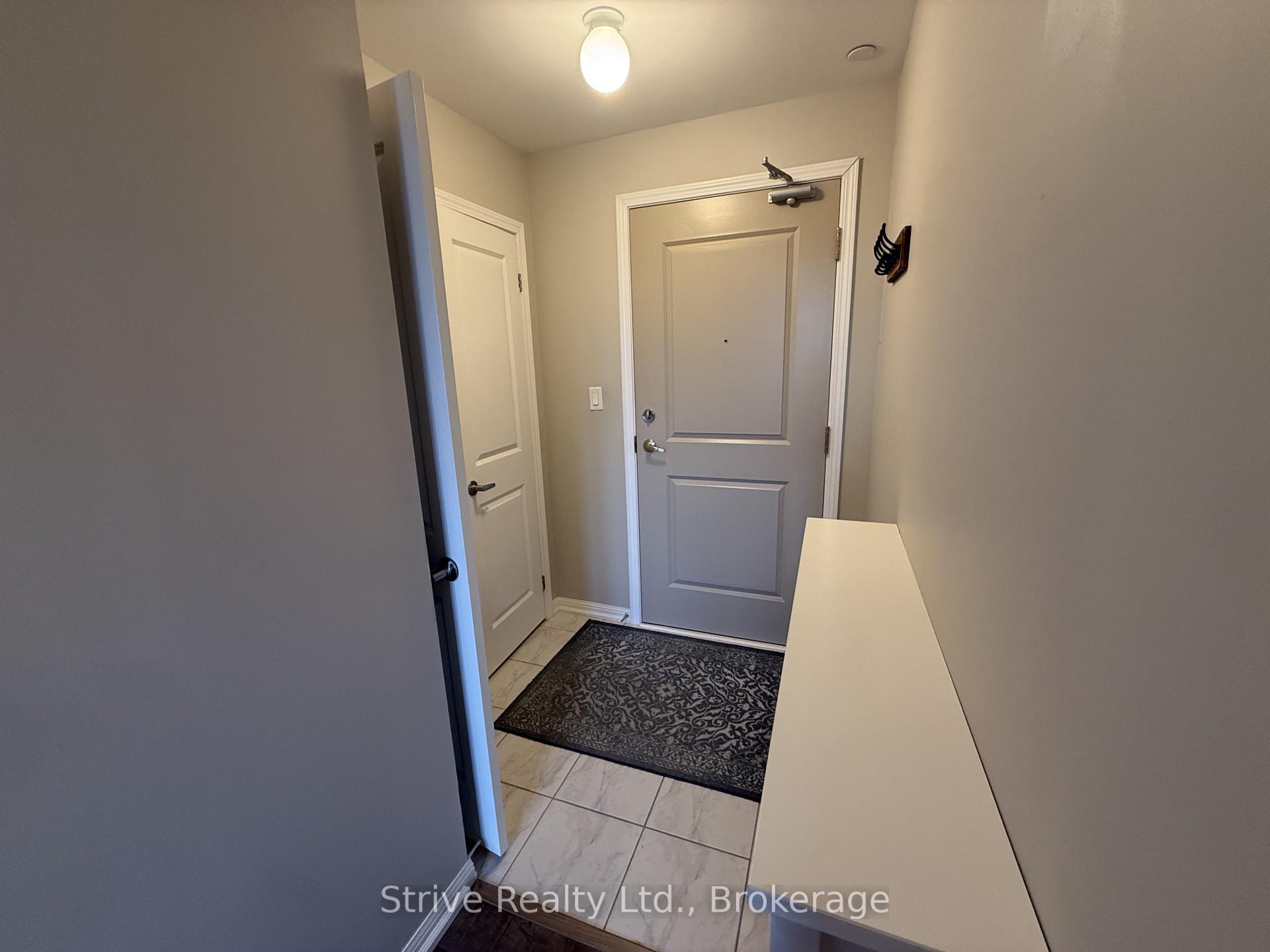 Photo 4 of 80 Aspen Springs Drive, Clarington, Bowmanville — HOMEH