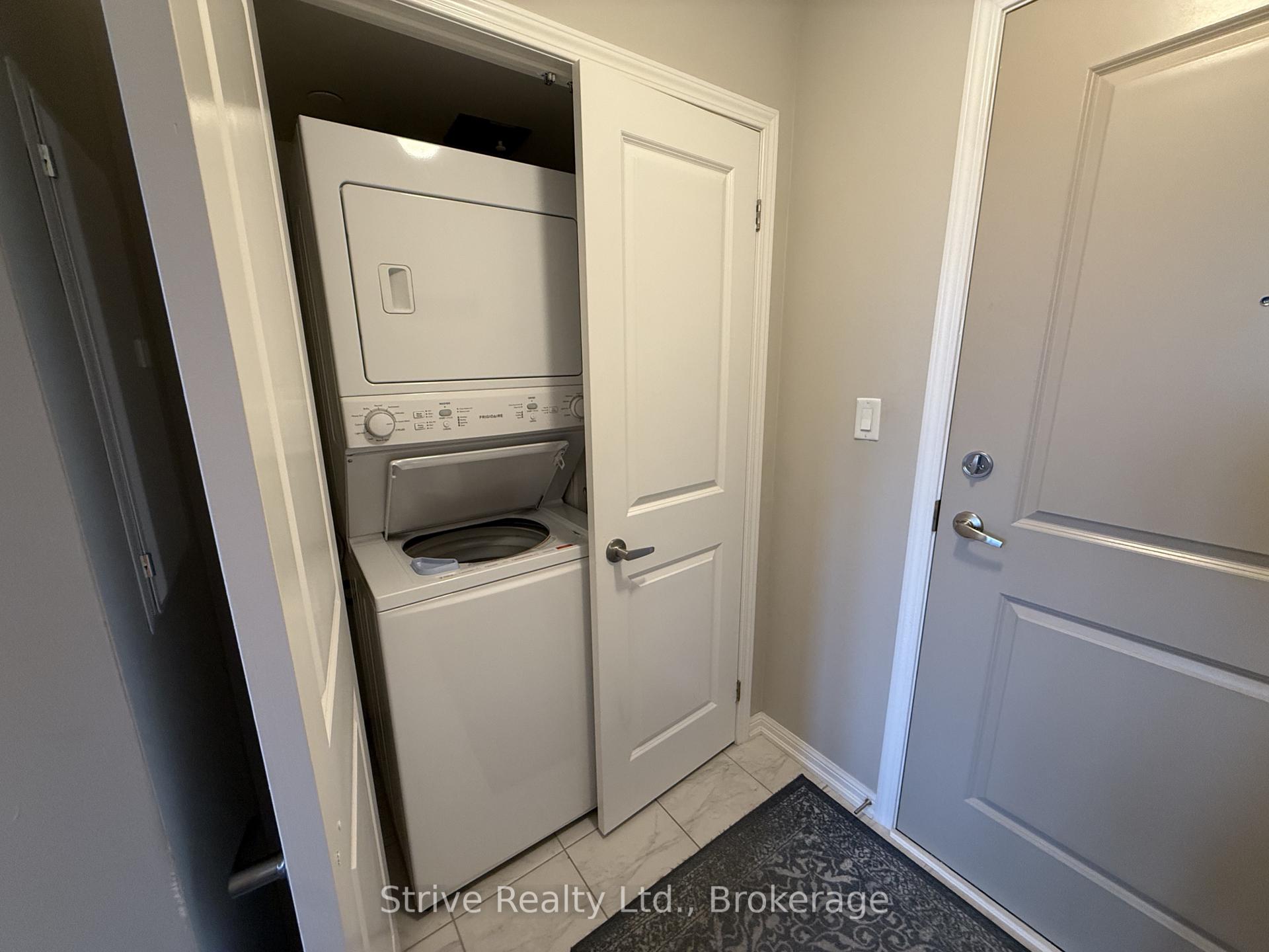 Photo 5 of 80 Aspen Springs Drive, Clarington, Bowmanville — HOMEH