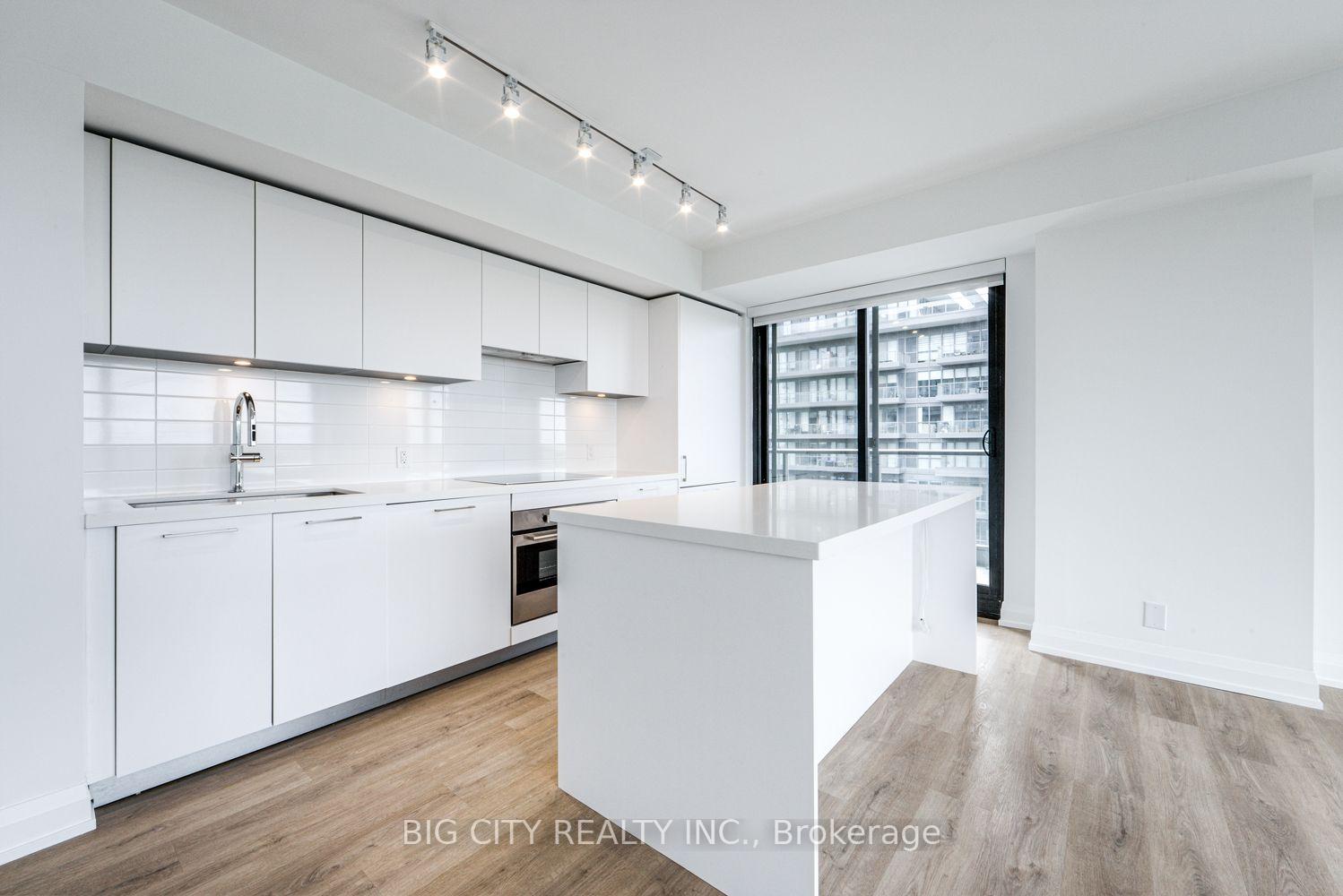 Photo 4 of Unit 1305, 36 Brentcliffe Road, Toronto, Thorncliffe Park — HOMEH