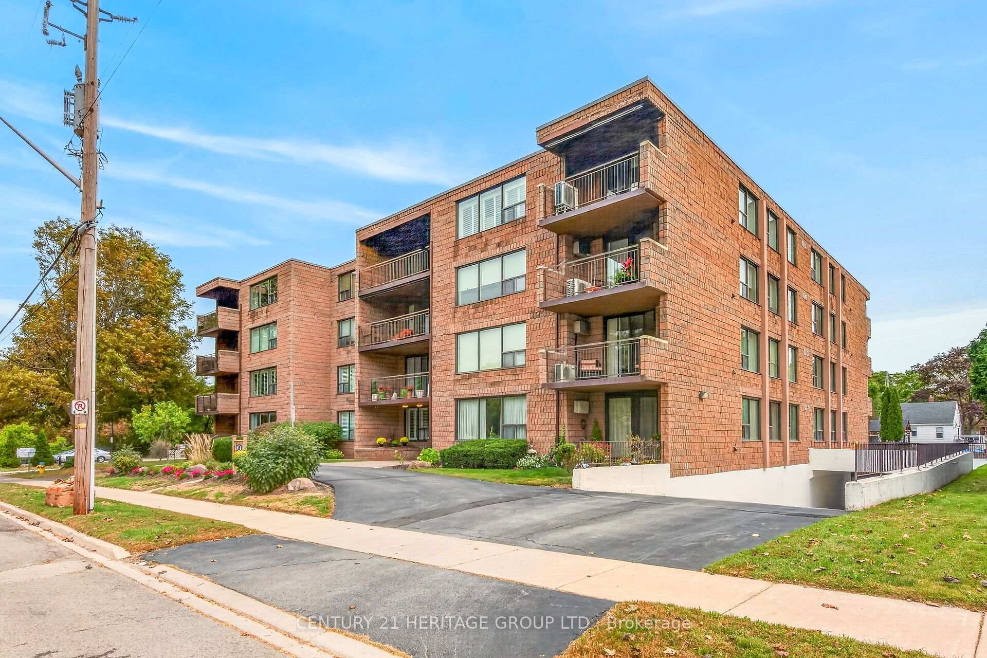 Photo of Unit 101, 28 Robinson Street N