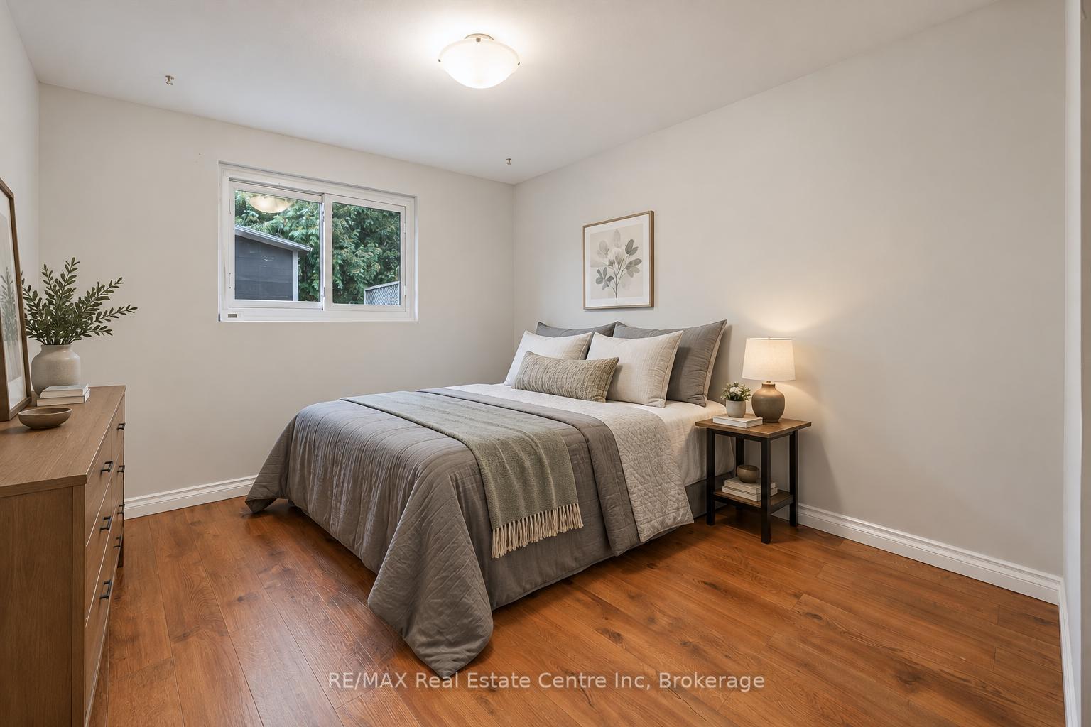 Photo 12 of 35 Eastview Road, Guelph, Grange Road — HOMEH