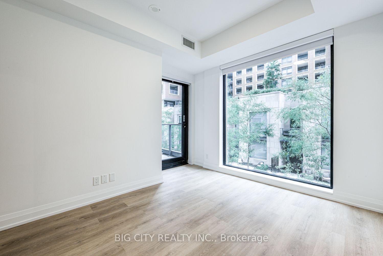 Photo 2 of Unit M05, 36 Brentcliffe Road, Toronto, Thorncliffe Park — HOMEH
