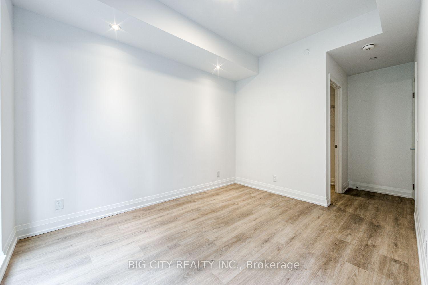 Photo 3 of Unit M05, 36 Brentcliffe Road, Toronto, Thorncliffe Park — HOMEH