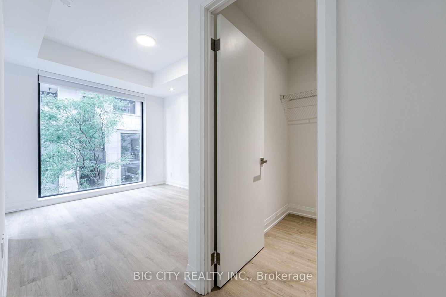 Photo 4 of Unit M05, 36 Brentcliffe Road, Toronto, Thorncliffe Park — HOMEH