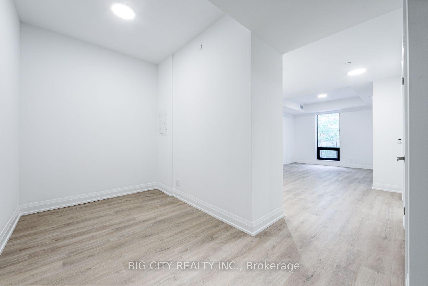 Photo 7 of Unit M05, 36 Brentcliffe Road, Toronto, Thorncliffe Park — HOMEH