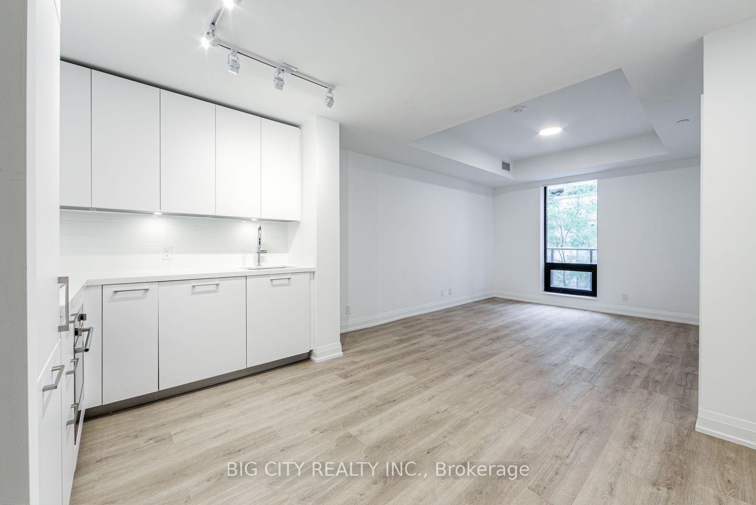 Photo 9 of Unit M05, 36 Brentcliffe Road, Toronto, Thorncliffe Park — HOMEH