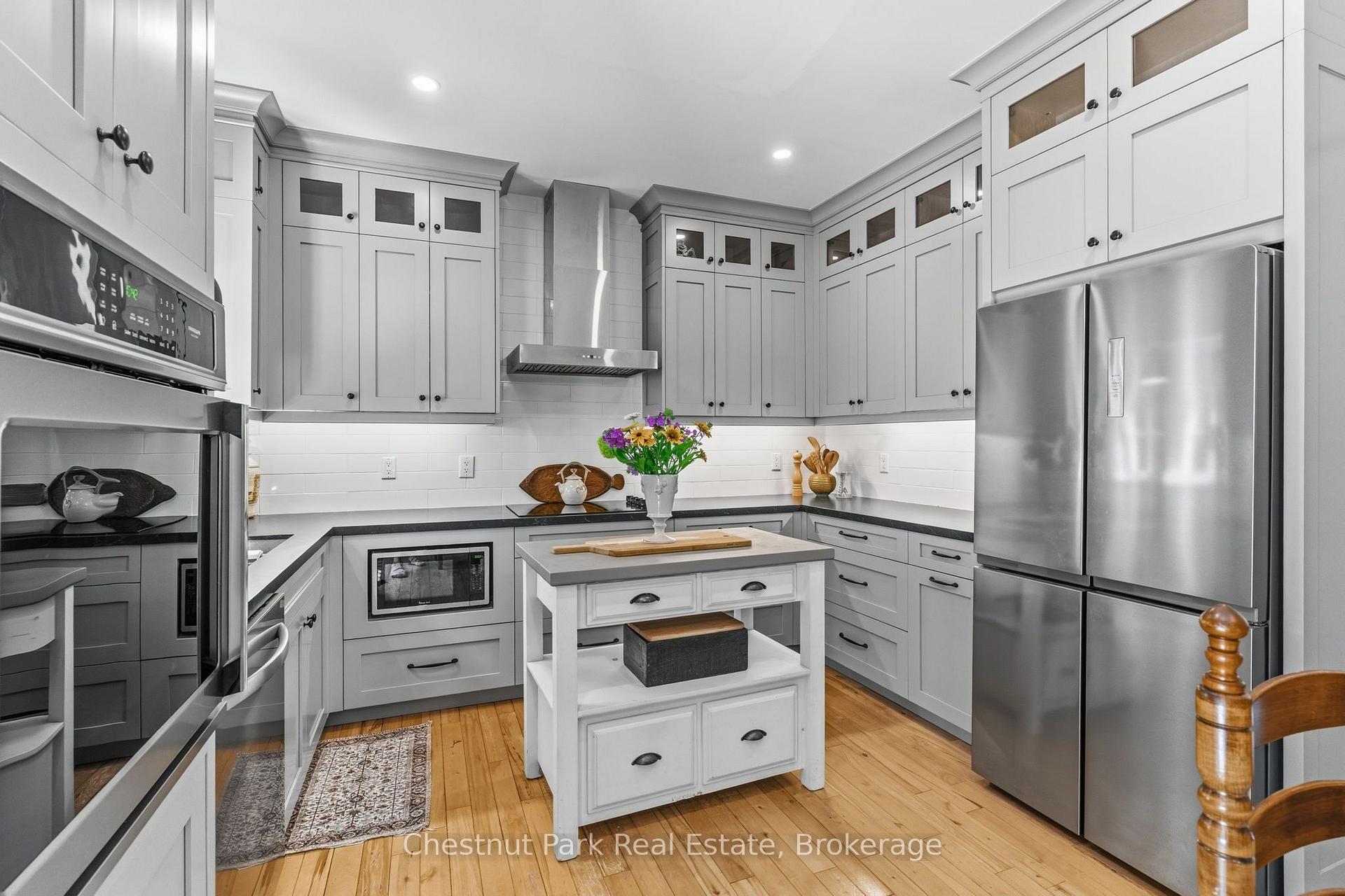Photo 11 of 1130 Taylor Road, Bracebridge, Macaulay — HOMEH