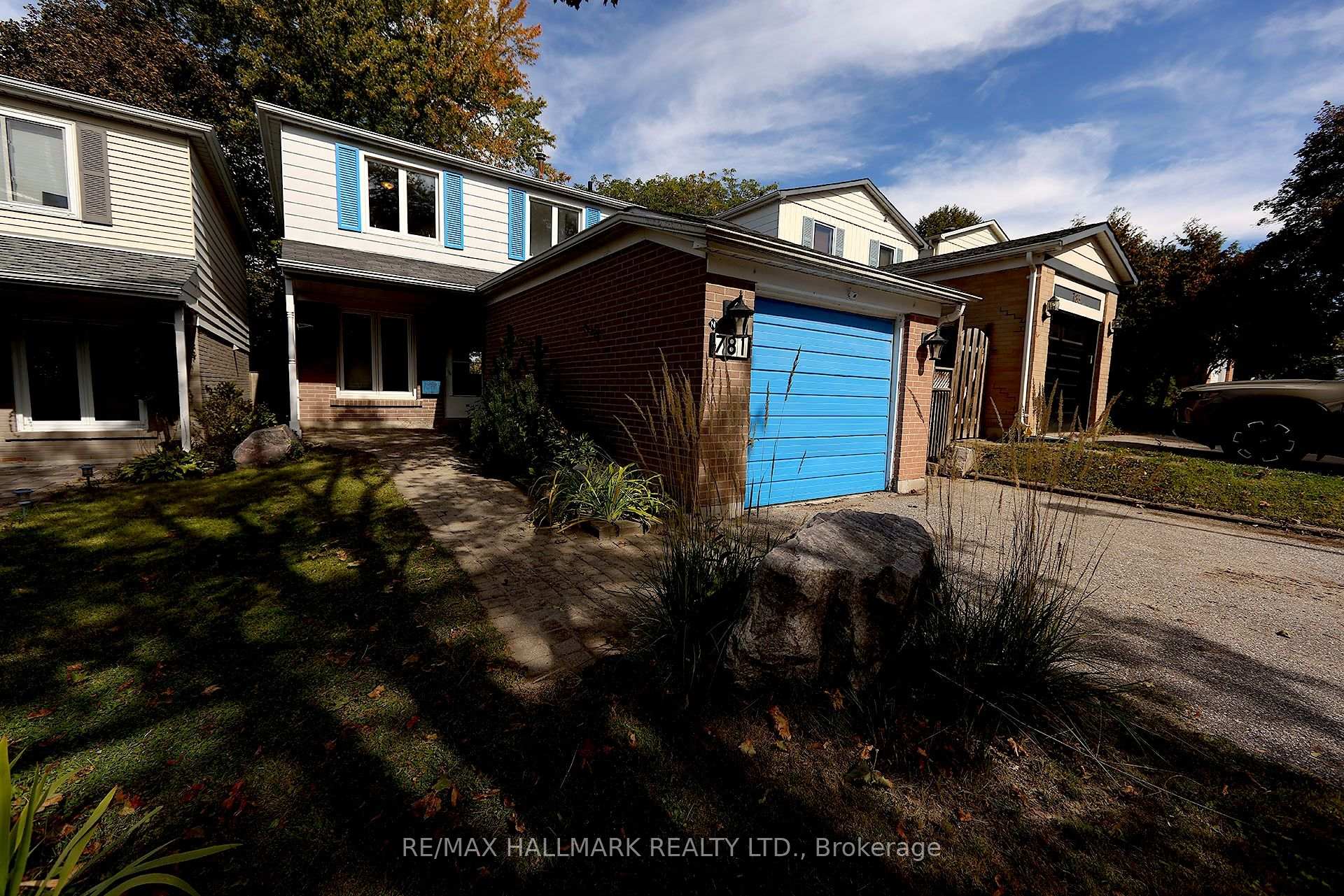 Photo 2 of 781 Pam Crescent, Newmarket, Huron Heights-Leslie Valley — HOMEH