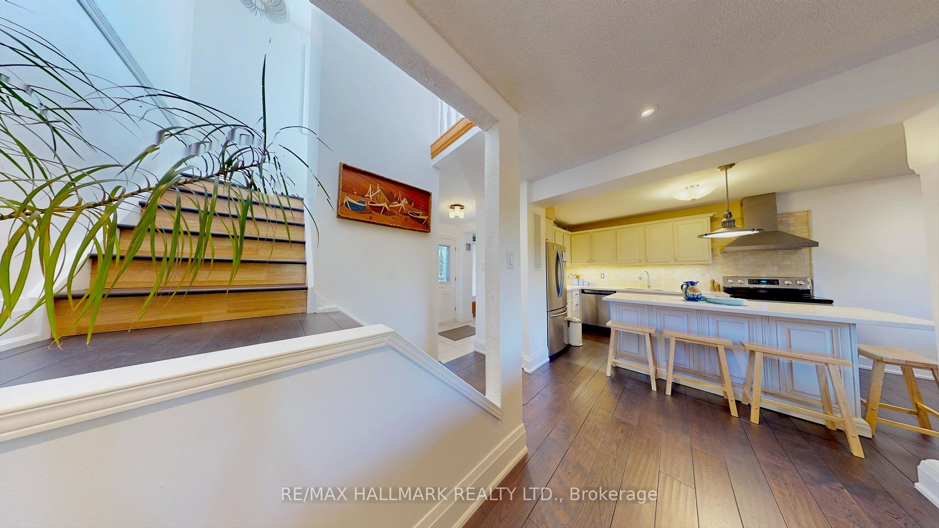 Photo 20 of 781 Pam Crescent, Newmarket, Huron Heights-Leslie Valley — HOMEH